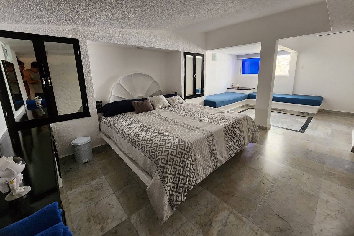 Villa de base, 1 chambre, accessible aux personnes à mobilité réduite | Lit avec matelas en mousse à mémoire, rideaux d’obscurcissement