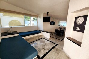 Basic Villa, 1 Bedroom, Mobility Accessible | Interior