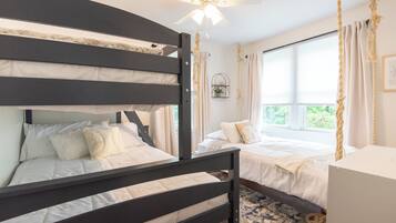 2 habitaciones, tabla de planchar con plancha, wifi y ropa de cama