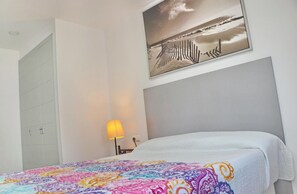 3 chambres, fer et planche à repasser, Wi-Fi, draps fournis