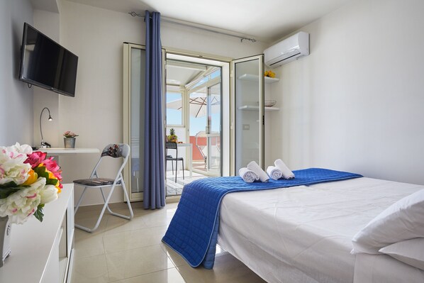 1 slaapkamer, een strijkplank/strijkijzer, internet, beddengoed