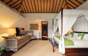 华丽别墅, 4 间卧室, 私人游泳池 | 客房内保险箱、办公桌、床单