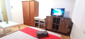 1 bedroom, iron/ironing board, Internet, bed sheets