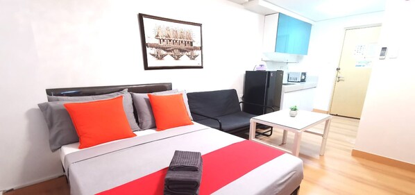 1 chambre, fer et planche à repasser, accès Internet, draps fournis