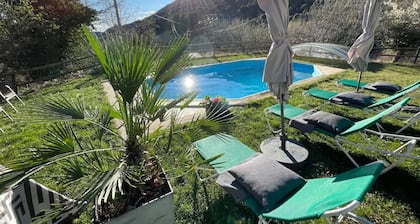 Gran Company Country House with Lake Views, Wi-Fi, and Air Conditioning