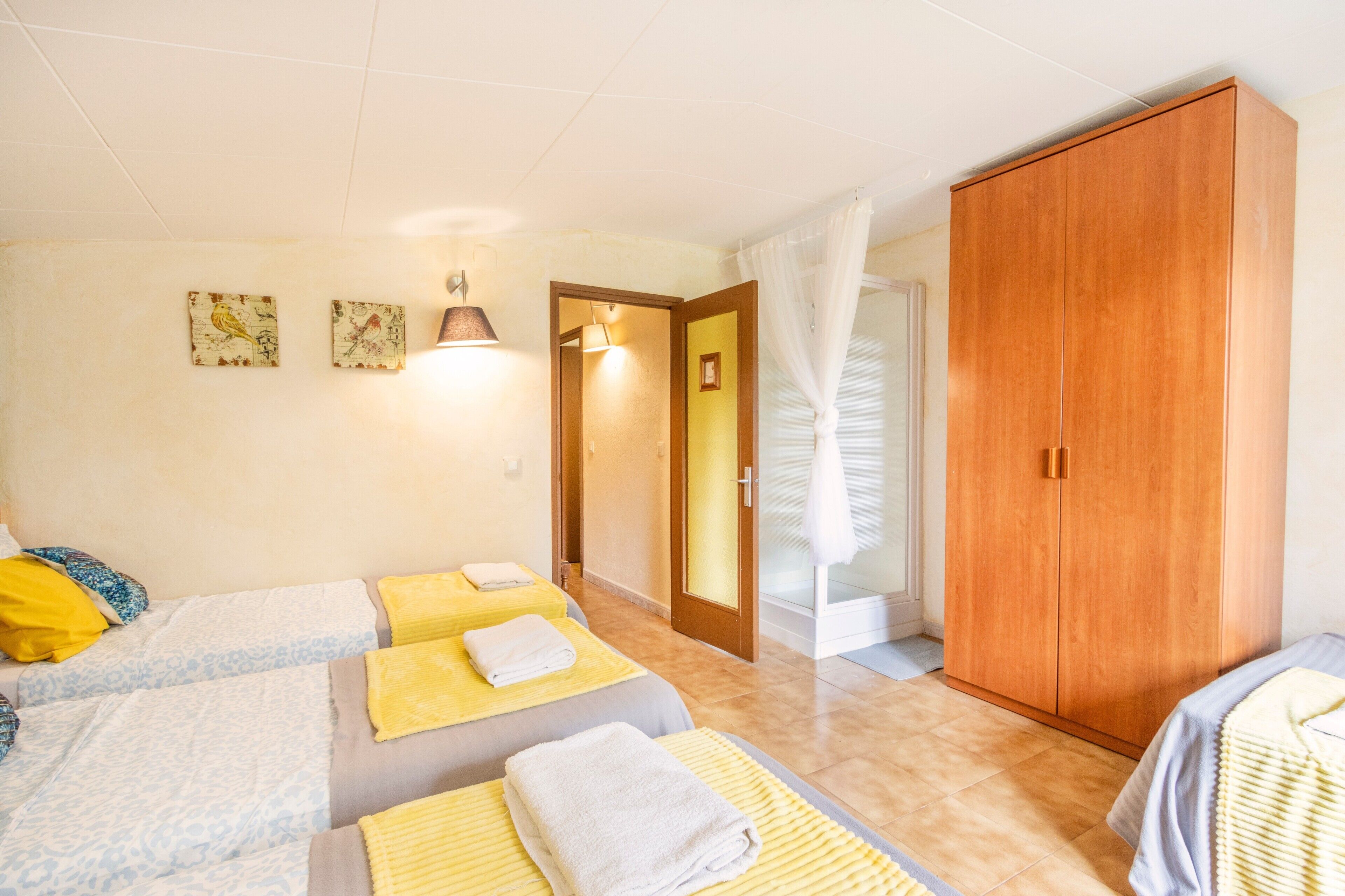 5 Schlafzimmer, Schreibtisch, Bügeleisen/Bügelbrett, kostenloses WLAN