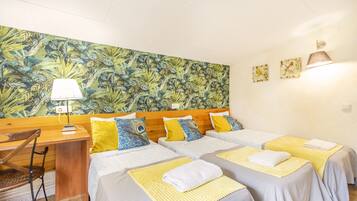 5 slaapkamers, een strijkplank/strijkijzer, gratis wifi, beddengoed