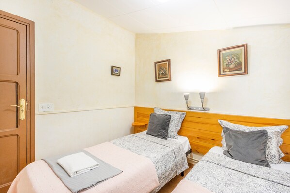 Unclassified image, 1 of 2, button