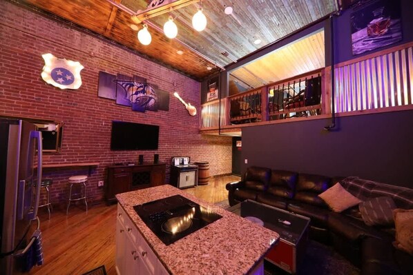 Interior - Walk to Broadway: The Printers Alley Speakeasy (Nashville)