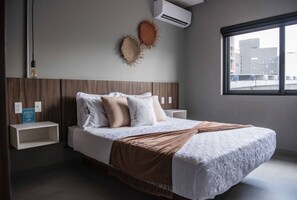 1 bedroom, desk, iron/ironing board, free WiFi