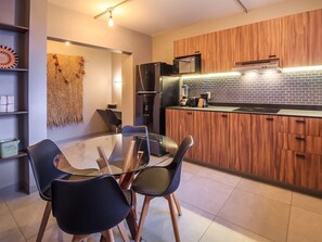 Dining - Stylish, Private Flat with Patio and 1 BD by Tribu San Martin (Guadalajara)