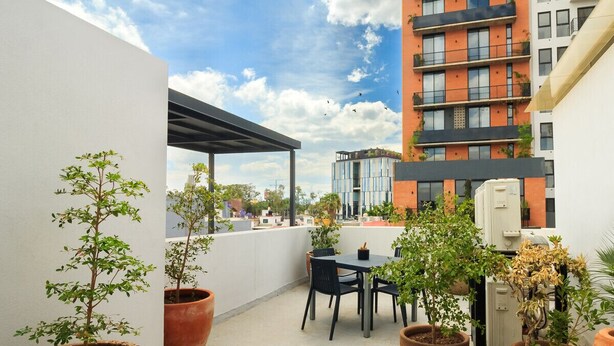 Outdoor dining - Stylish, Private Flat with 1 BD by Tribu San Martin (Guadalajara)