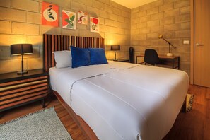 2 室のベッドルーム、デスク、アイロン / アイロン台、WiFi (無料)