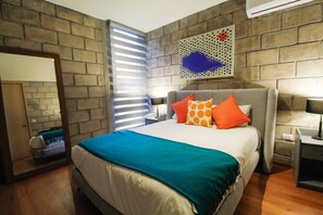 2 makuuhuonetta, työpöytä, ilmainen Wi-Fi, vuodevaatteet