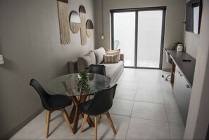 Smart TV - Cozy, First Floor Apartment with Patio | 1 BD | Tribu San Martín (Guadalajara)