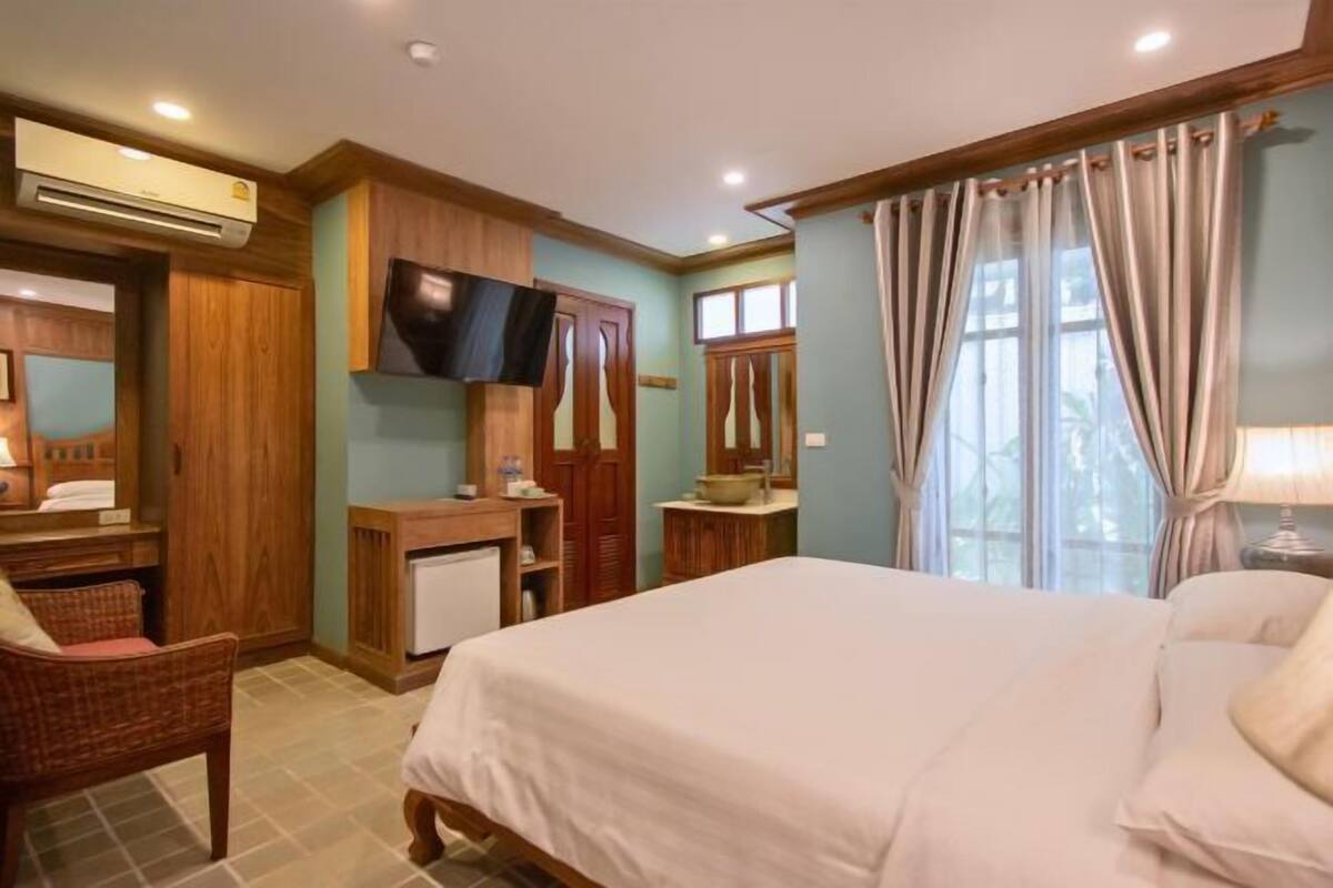 Hochwertige Bettwaren, Minibar, Zimmersafe, kostenloses WLAN