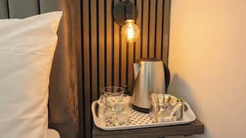 Habitación estándar doble, 1 cama doble | Colchones viscoelásticos, escritorio, tabla de planchar con plancha