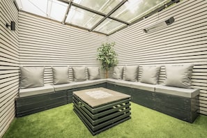 Deluxe Double Room, 1 Double Bed | Memory foam beds, desk, iron/ironing board, bed sheets