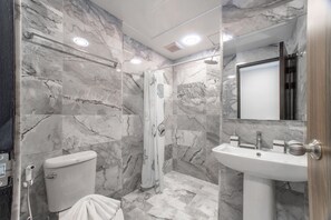 Appartement Affaires | Salle de bain | Articles de toilette (gratuits), séchoir à cheveux, savon, shampooing