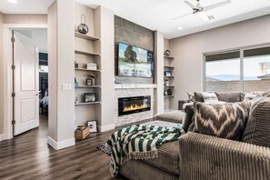 Smart TV, fireplace, books - Cruise Control by J and Amy BL991715 (Mesquite)