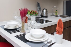 Electric kettle, toaster - Naiharn Sea Condominium S402 (Rawai)