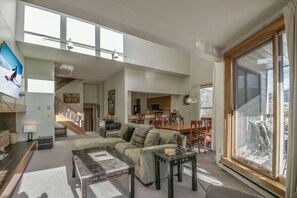 Condo (Quicksilver 1677) | Exterior - Quicksilver 1677 OFB (Keystone)