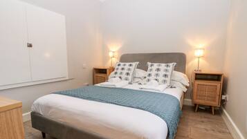 2 bedrooms, individually decorated, individually furnished, free WiFi