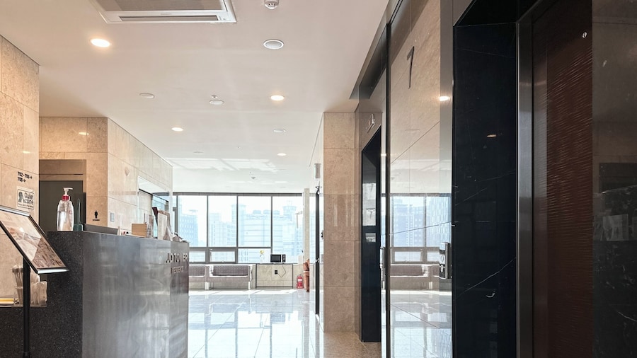 JD Tower Hotel
