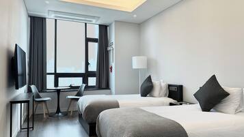 Deluxe Twin Room, Multiple Beds, Non Smoking, City View | Premium bedding, desk, laptop workspace, blackout drapes