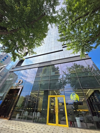 JD Tower Hotel