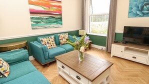 Living area - Station Avenue (Sandown)