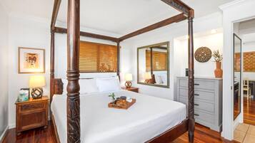 Condo (2 Bedrooms) | 2 quartos, espaço de trabalho para notebook, roupa de cama