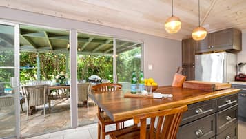 Condo (2 Bedrooms) | Cozinha privada | Fogão, lava-louças, cafeteira/chaleira, liquidificador