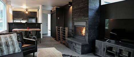 Condo, 2 Bedrooms | Living area