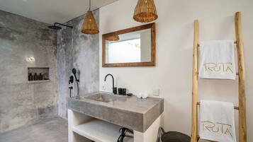 Basic Villa, Multiple Beds | Bathroom | Shower, free toiletries, hair dryer, bidet