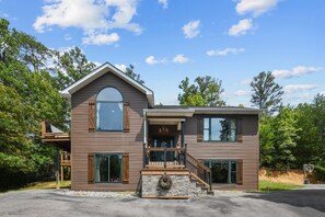 Cabin, 4 Bedrooms | Exterior