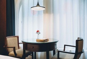 Superior Twin Room | Free minibar, desk, laptop workspace, blackout curtains - SSAW Hotel Boyang Shanghai (Shanghai)