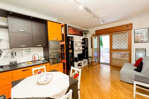 Dining room - La Casetta di Giò a Roma With Private Garden and Parking Space - Beahost (Rome)