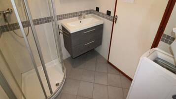 Villa, 3 Bedrooms, Patio, Garden View | Bathroom