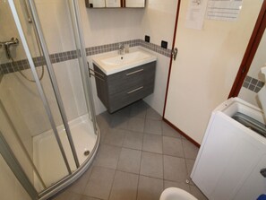 Villa, 3 Bedrooms, Patio, Garden View | Bathroom