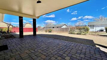 House, 3 Bedrooms | Terrace/patio