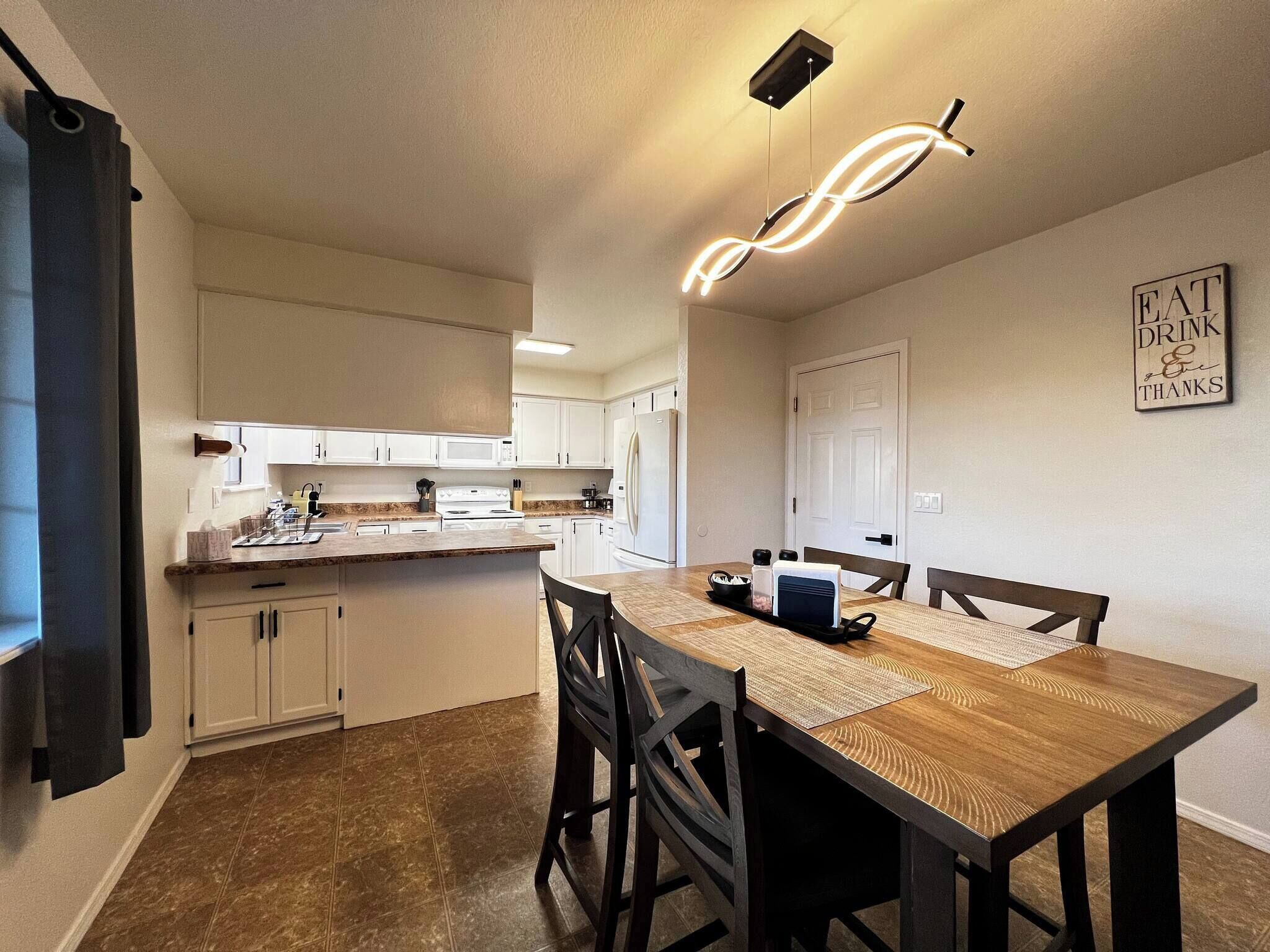 House, 3 Bedrooms | Dining room