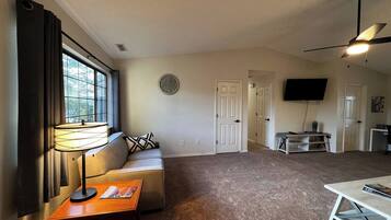 House, 3 Bedrooms | Room amenity