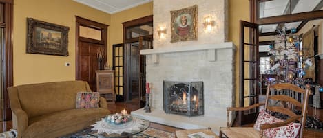 House, Berbilang Katil, Pool Access | Ruang tamu | TV, pendiangan