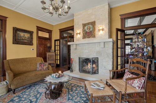 Beautiful and Unique Home With Fireplace and Pool!