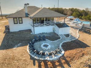 Exterior - Hilltop Lux Haus With Infinitypool-hottub-pooltable (Fredericksburg)