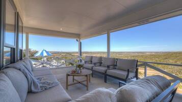 Maison, plusieurs lits, accès piscine (1148 Balcones Drive) | Vue de la chambre