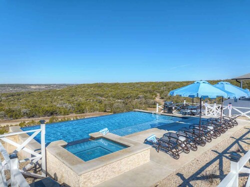 Hilltop Lux Haus With Infinitypool-hottub-pooltable