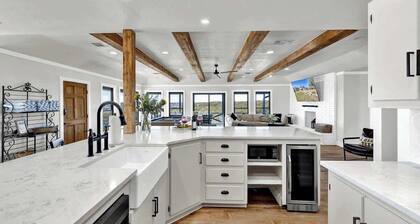 Hilltop Lux Haus With Infinitypool-hottub-pooltable