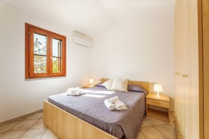 Huoneisto, 2 makuuhuonetta, parveke, näköala puutarhaan | 3 makuuhuonetta